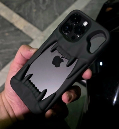 قاب گوشی دندان ببری (Tiger Tooth Case)