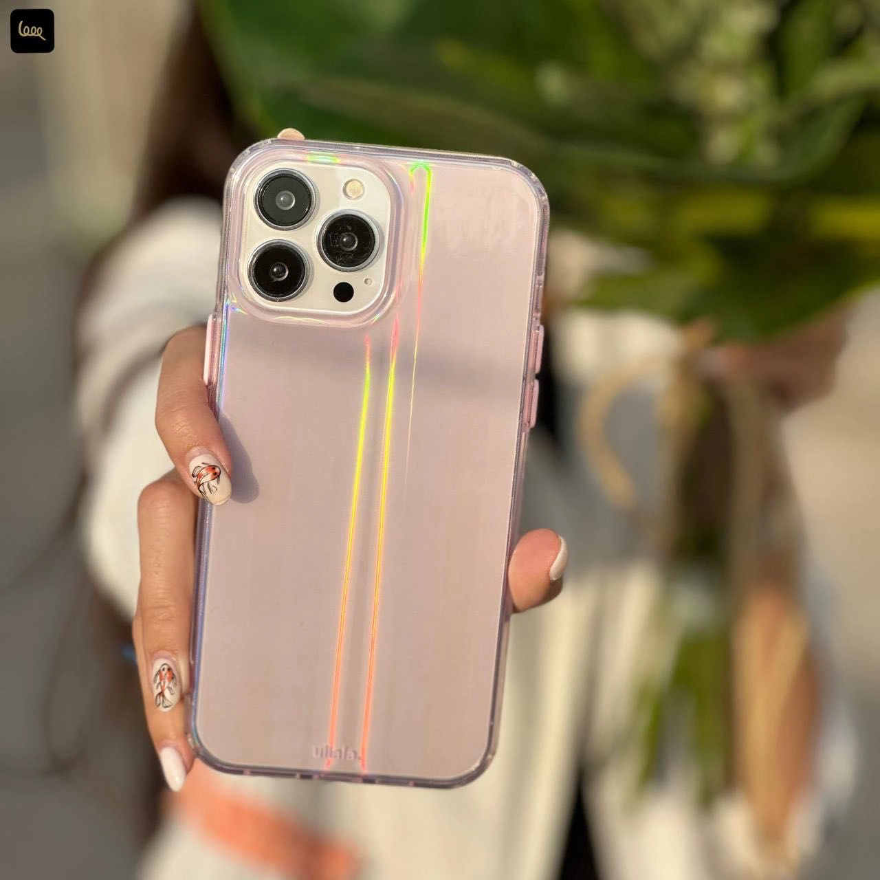  قاب آیفون Aurora Pink با افکت لیزری رنگین‌کمانی